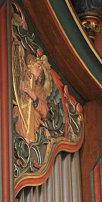 Musizierender Engel an der Lorcher Orgel